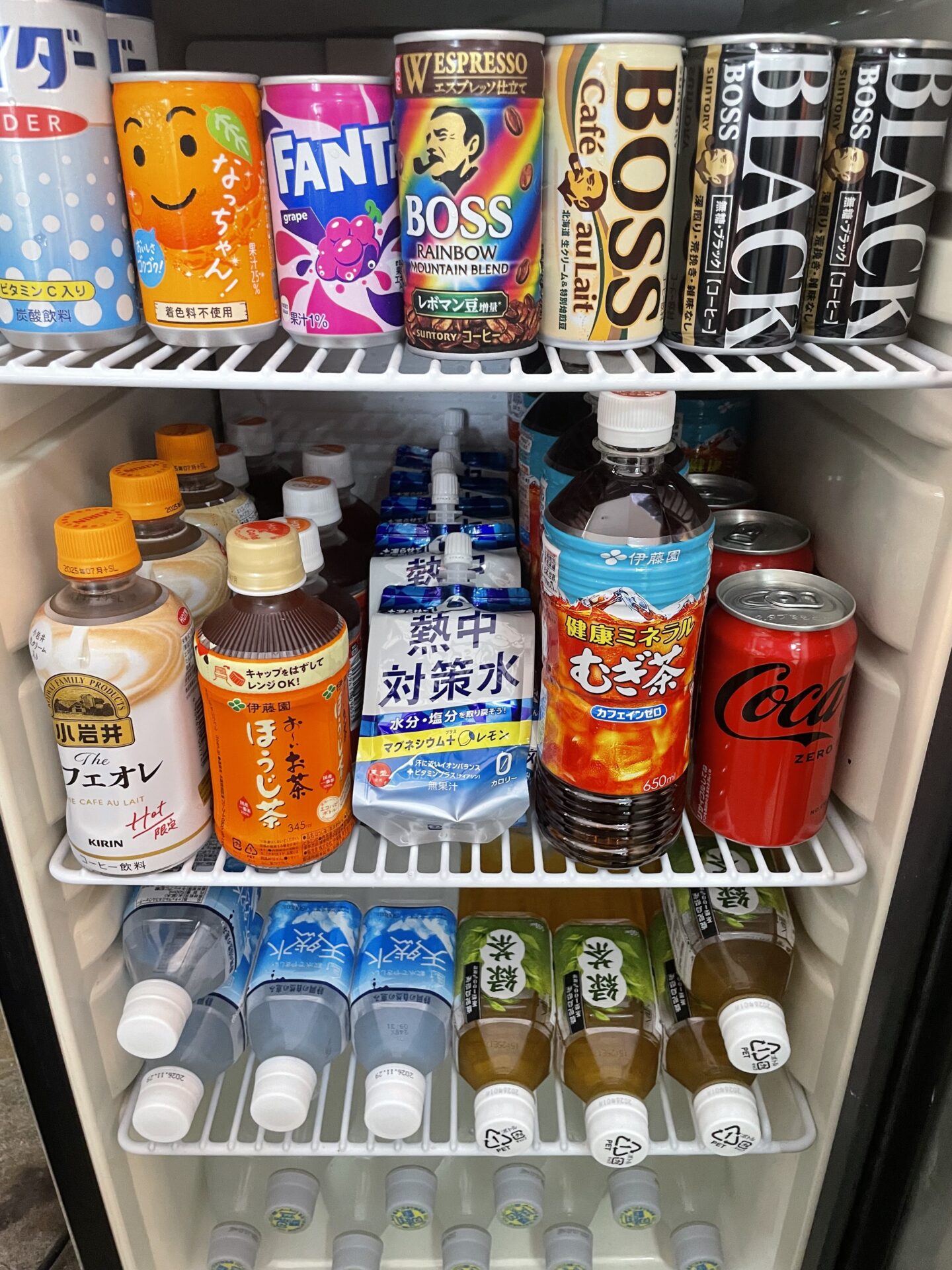 福利厚生で無料ドリンクコーナー♪